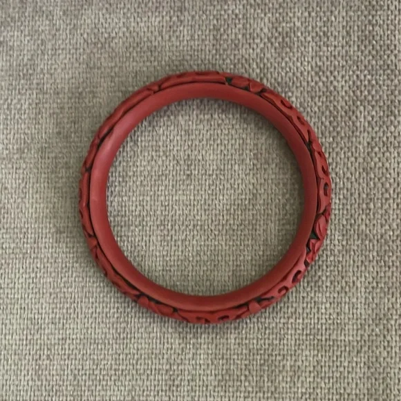 Faux carved jade necklace and bracelet - Picture 3 of 6